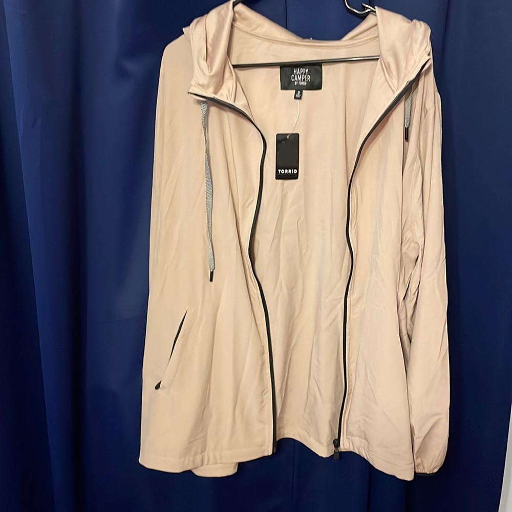 NWT SIZE 3 TAN HAPPY CAMPER BY TORRID LIGHTWEIGHT STRETCH ACTIVE ZIP JACKET
